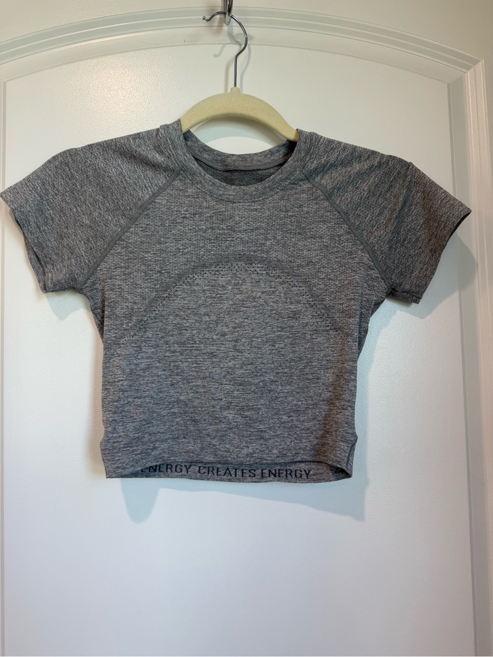 Lululemon Swiftly Tech Cropped Short-Sleeve Shirt size 4. Worn 1 time